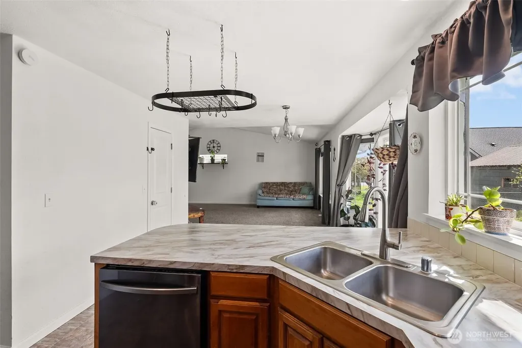 1231 SW Elzina Street Chehalis WA 98532