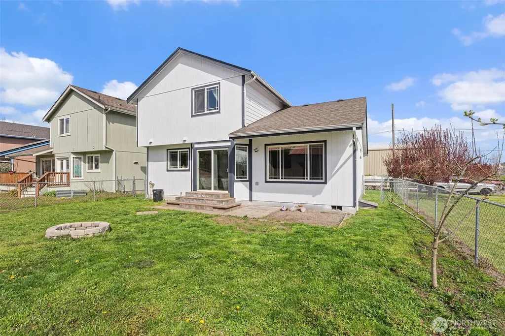 1231 SW Elzina Street Chehalis WA 98532