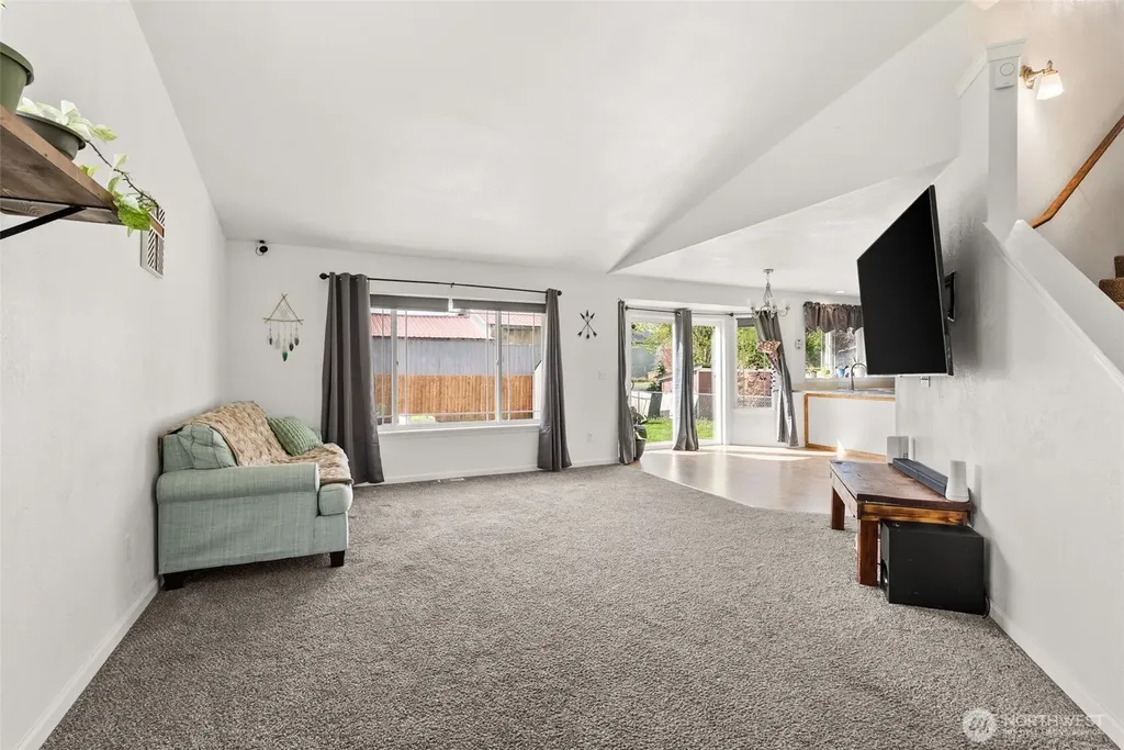 1231 SW Elzina Street Chehalis WA 98532