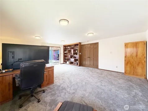 8825 Corbin Drive Everett WA 98204