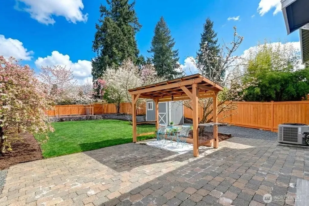 8032 124th Court NE Kirkland WA 98033