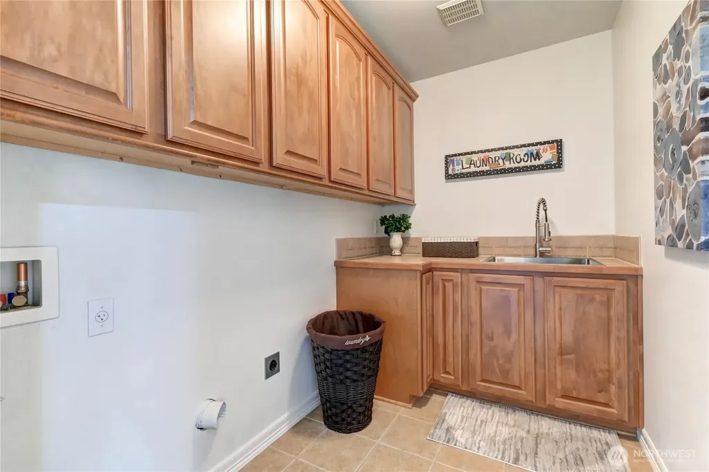 8032 124th Court NE Kirkland WA 98033