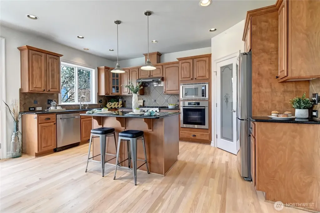8032 124th Court NE Kirkland WA 98033