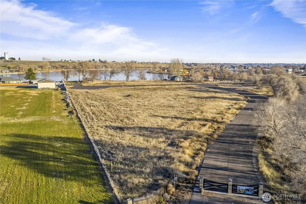 15 Valley Road NE Moses Lake WA 98837