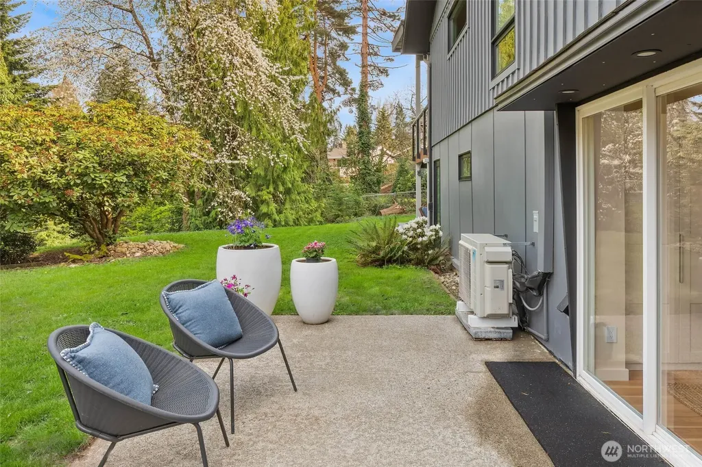 12211 SE 63rd Place Bellevue WA 98006