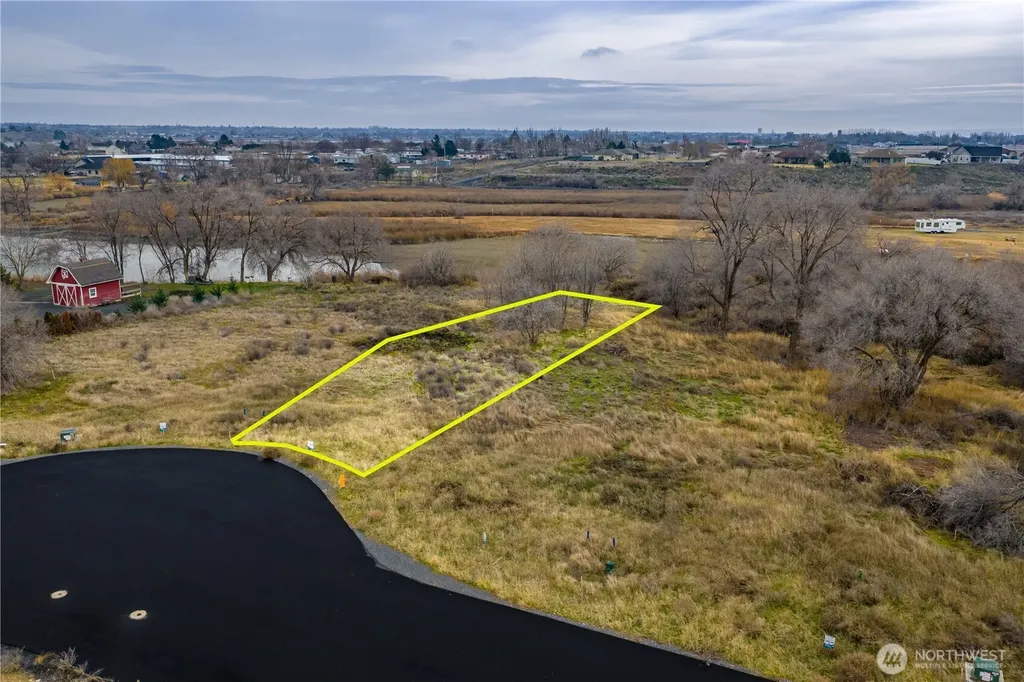 18 Valley Road NE Moses Lake WA 98837