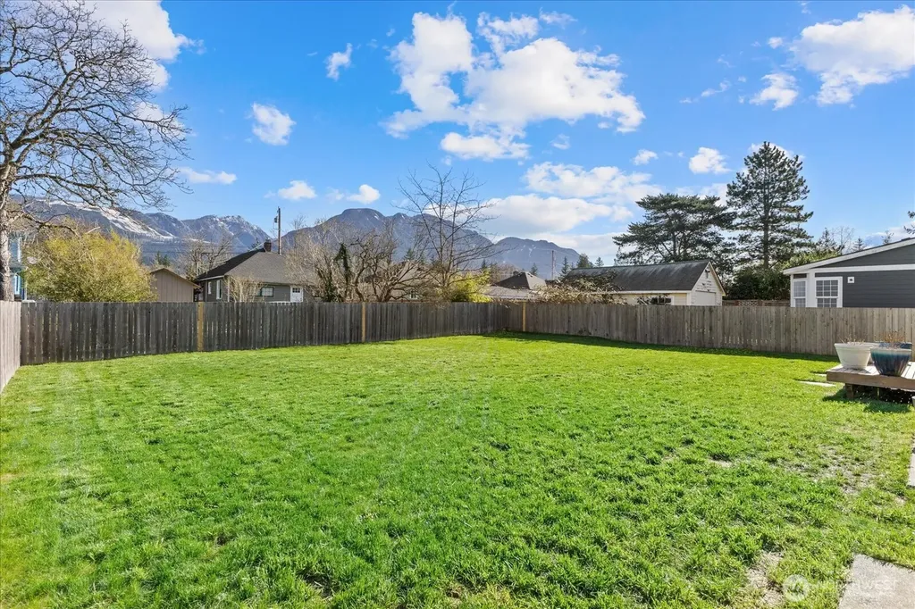 315 Orchard Avenue Gold Bar WA 98251