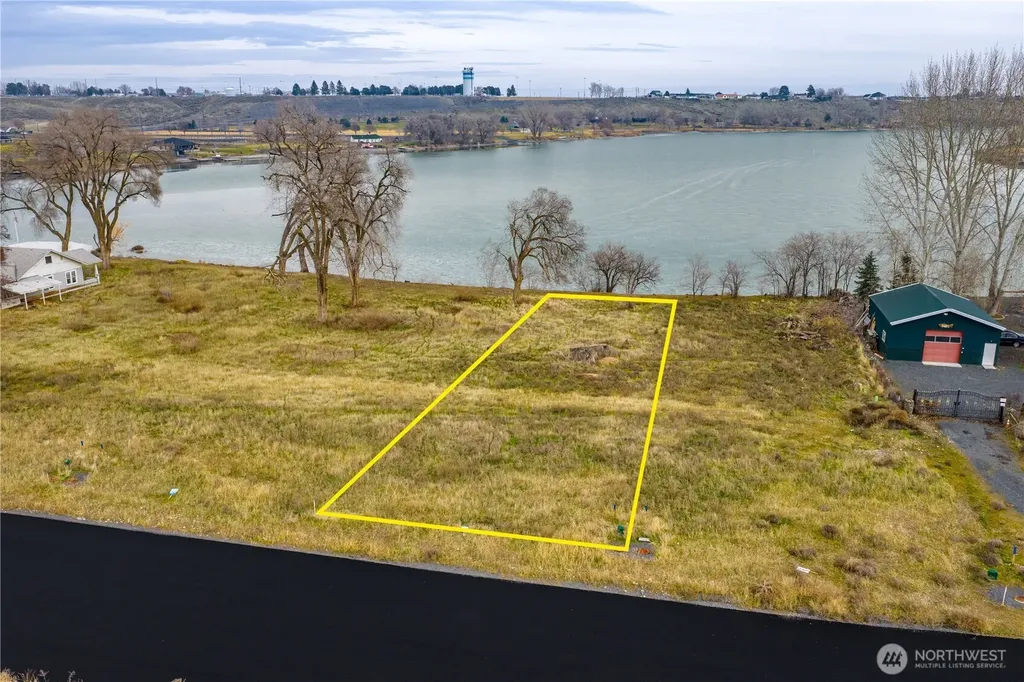 14 Valley Road NE Moses Lake WA 98837