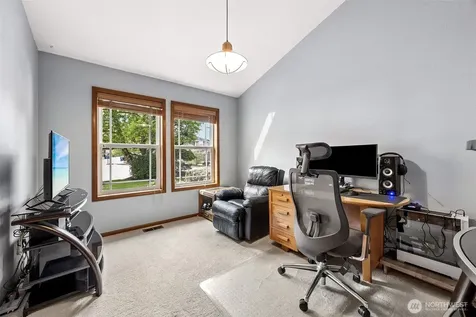 1703 25th Street Pl SW Puyallup WA 98371