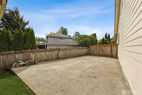 1703 25th Street Pl SW Puyallup WA 98371
