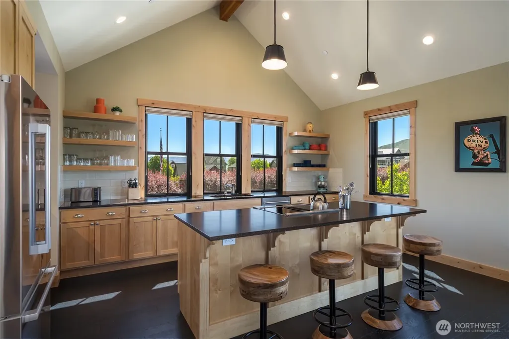 168 Jackrabbit Lane Chelan WA 98816