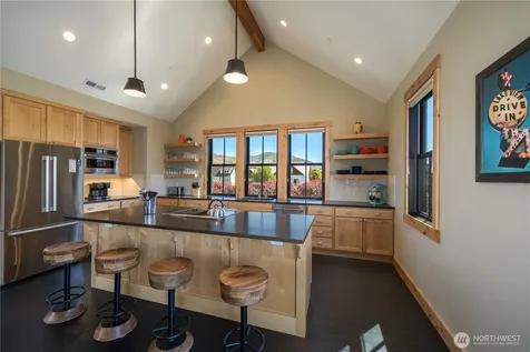 168 Jackrabbit Lane Chelan WA 98816