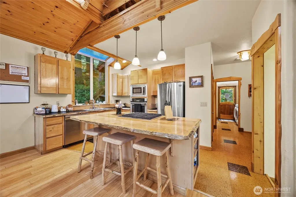 106 Timber Trail Packwood WA 98361