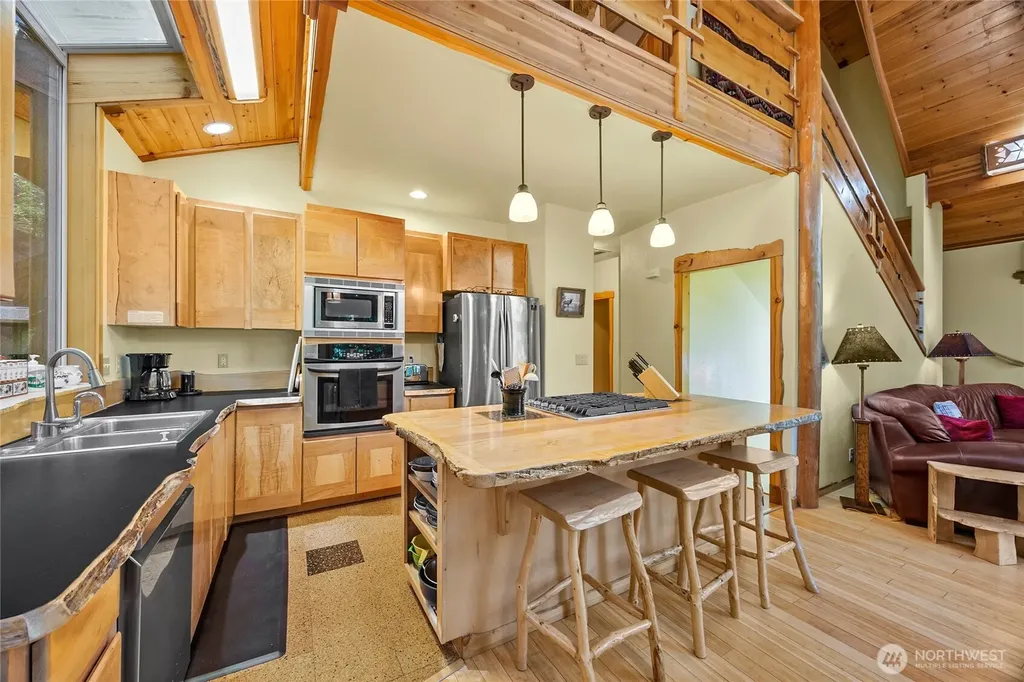 106 Timber Trail Packwood WA 98361