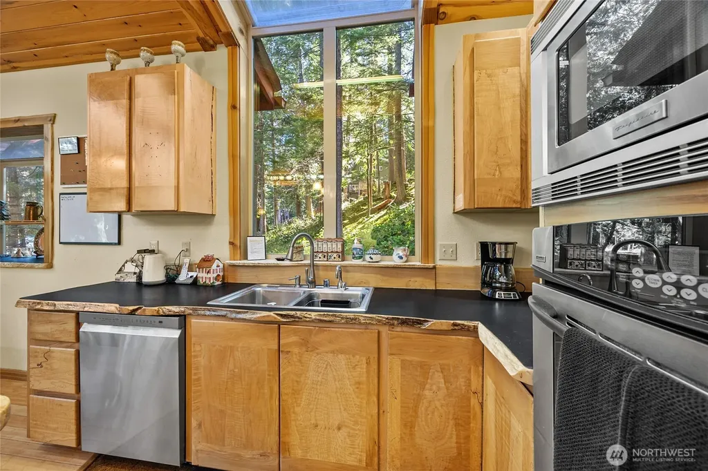 106 Timber Trail Packwood WA 98361