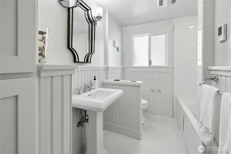 15628 Point Monroe Drive NE Bainbridge Island WA 98110