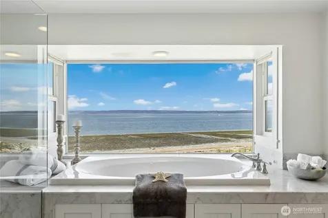 15628 Point Monroe Drive NE Bainbridge Island WA 98110