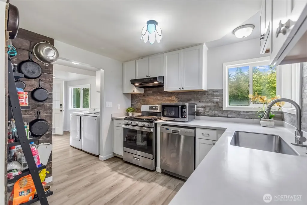2457 Rocky Point Road NW Bremerton WA 98312