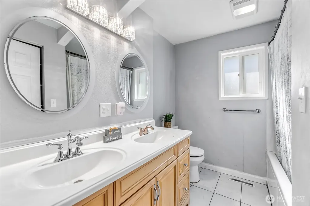2457 Rocky Point Road NW Bremerton WA 98312