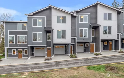 16823 Alder Way Lynnwood WA 98037