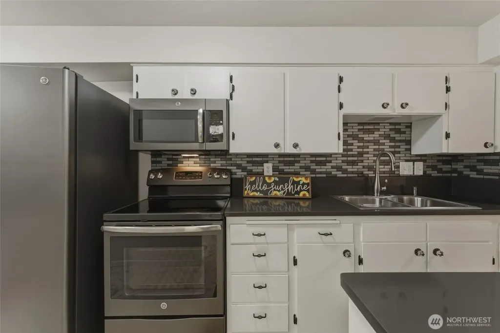 1140 SE Colonial Drive College Place WA 99324