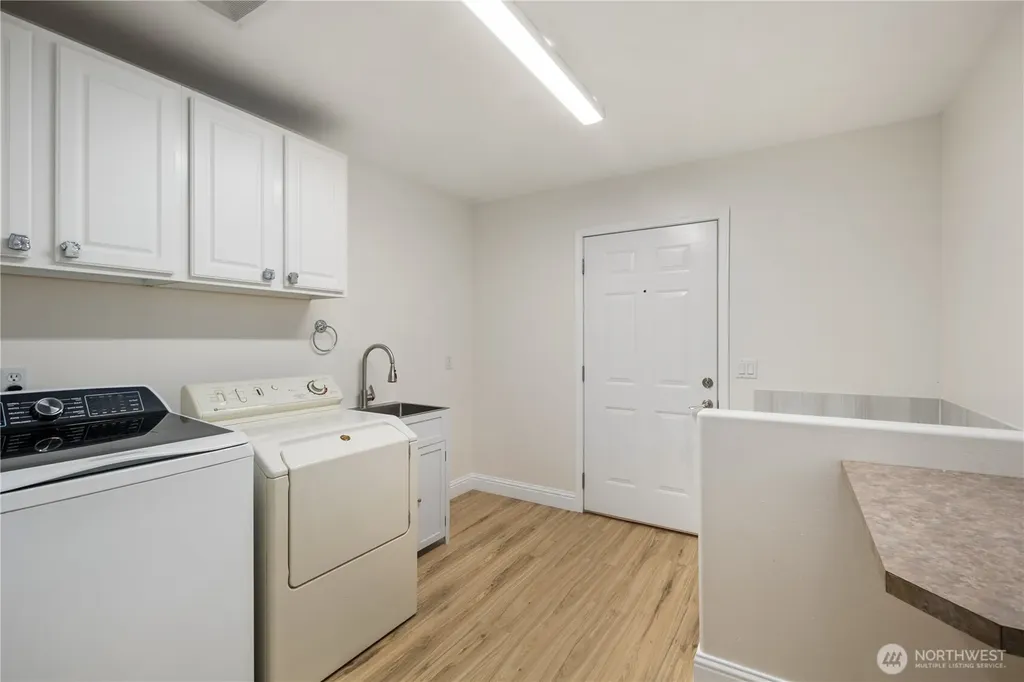1870 W Cloud Way Oak Harbor WA 98277
