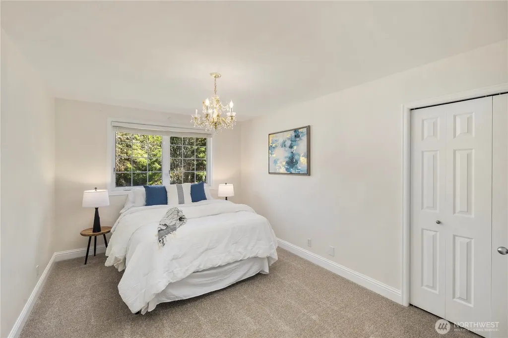 1870 W Cloud Way Oak Harbor WA 98277