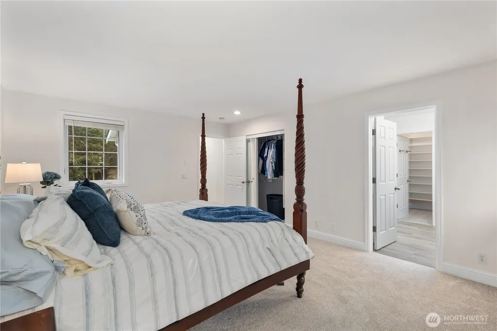 1870 W Cloud Way Oak Harbor WA 98277
