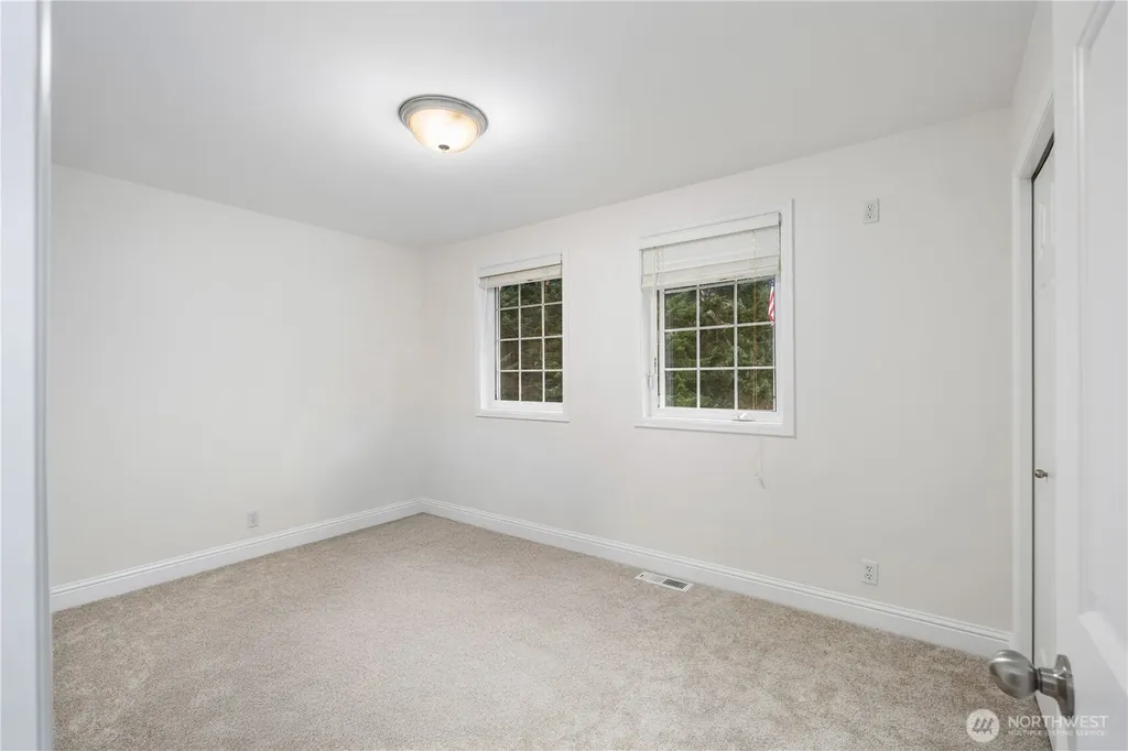 1870 W Cloud Way Oak Harbor WA 98277