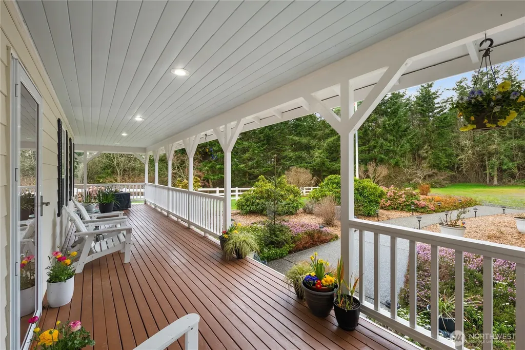1870 W Cloud Way Oak Harbor WA 98277