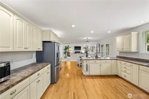 1870 W Cloud Way Oak Harbor WA 98277