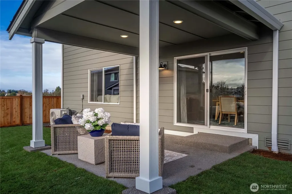 9846 Ferns Loop SE Yelm WA 98597