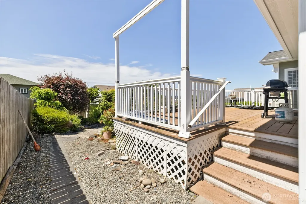 40 Coral Drive Sequim WA 98382