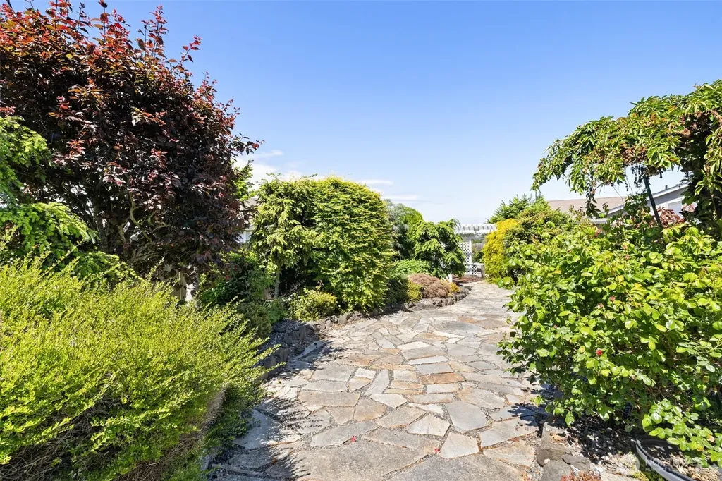 40 Coral Drive Sequim WA 98382