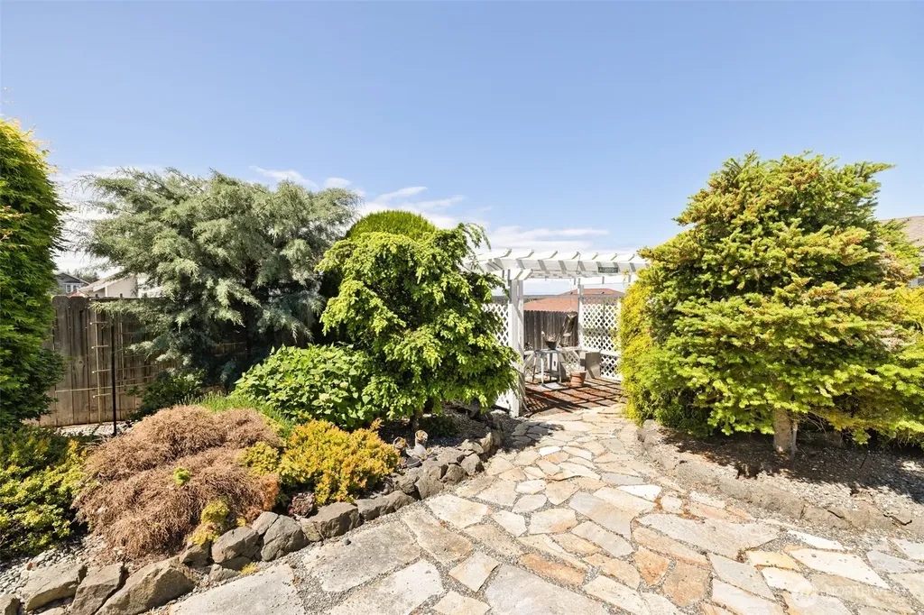 40 Coral Drive Sequim WA 98382