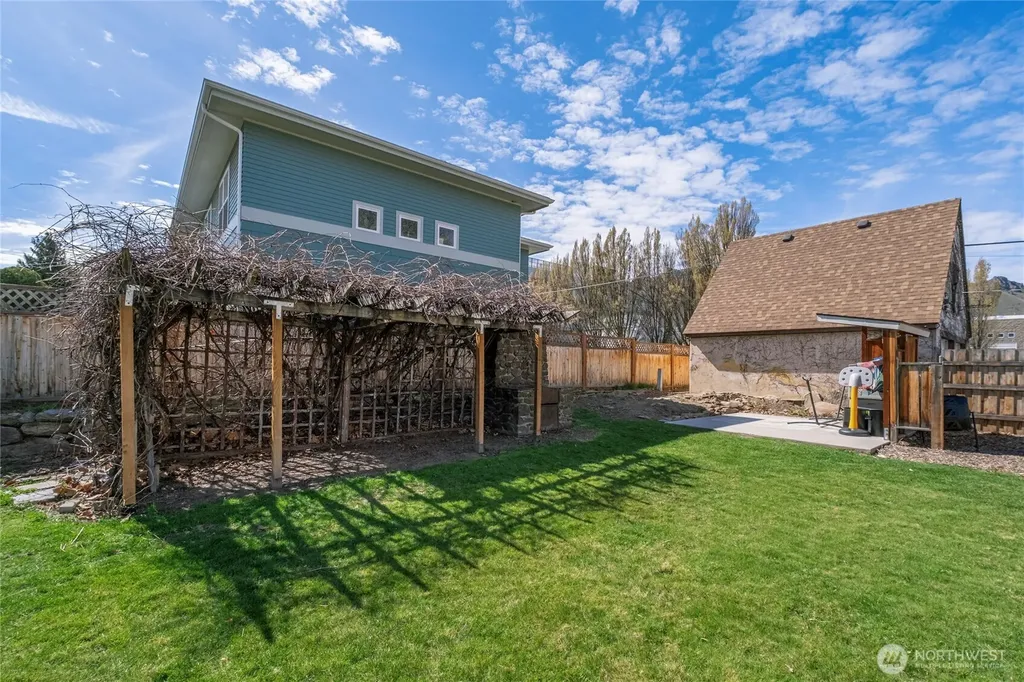 841 Red Apple Road Wenatchee WA 98801
