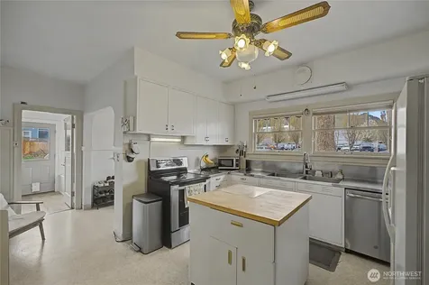 841 Red Apple Road Wenatchee WA 98801