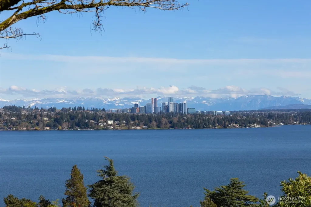 520 36th Avenue E Seattle WA 98112