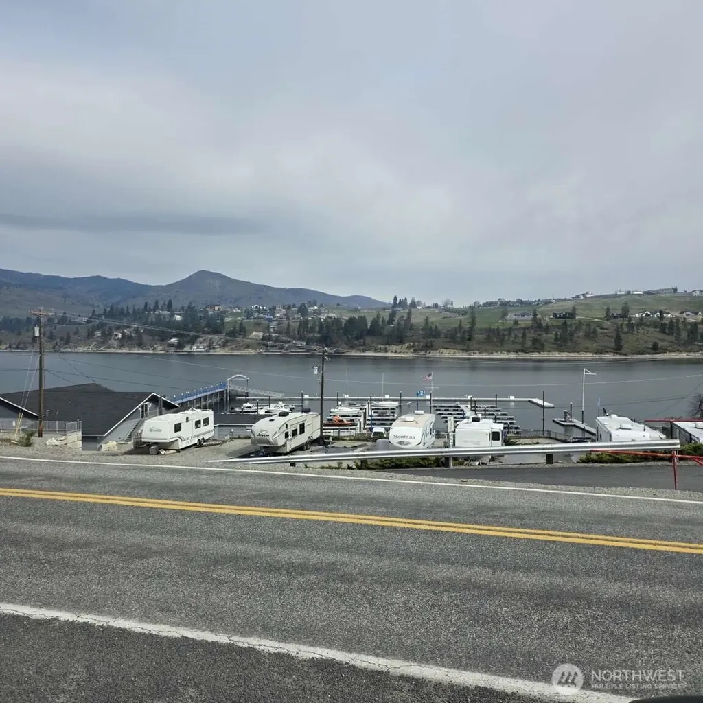 12245 S Lakeshore Road Chelan WA 98816