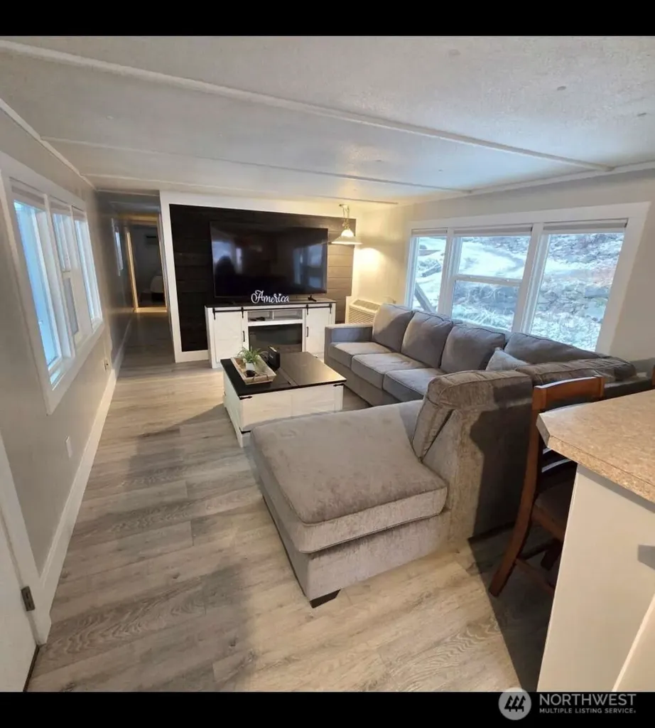 12245 S Lakeshore Road Chelan WA 98816