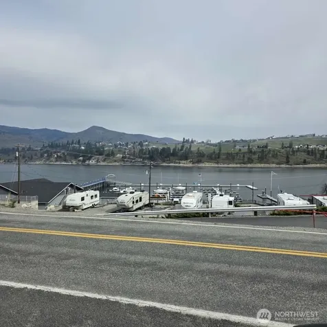 12245 S Lakeshore Road Chelan WA 98816