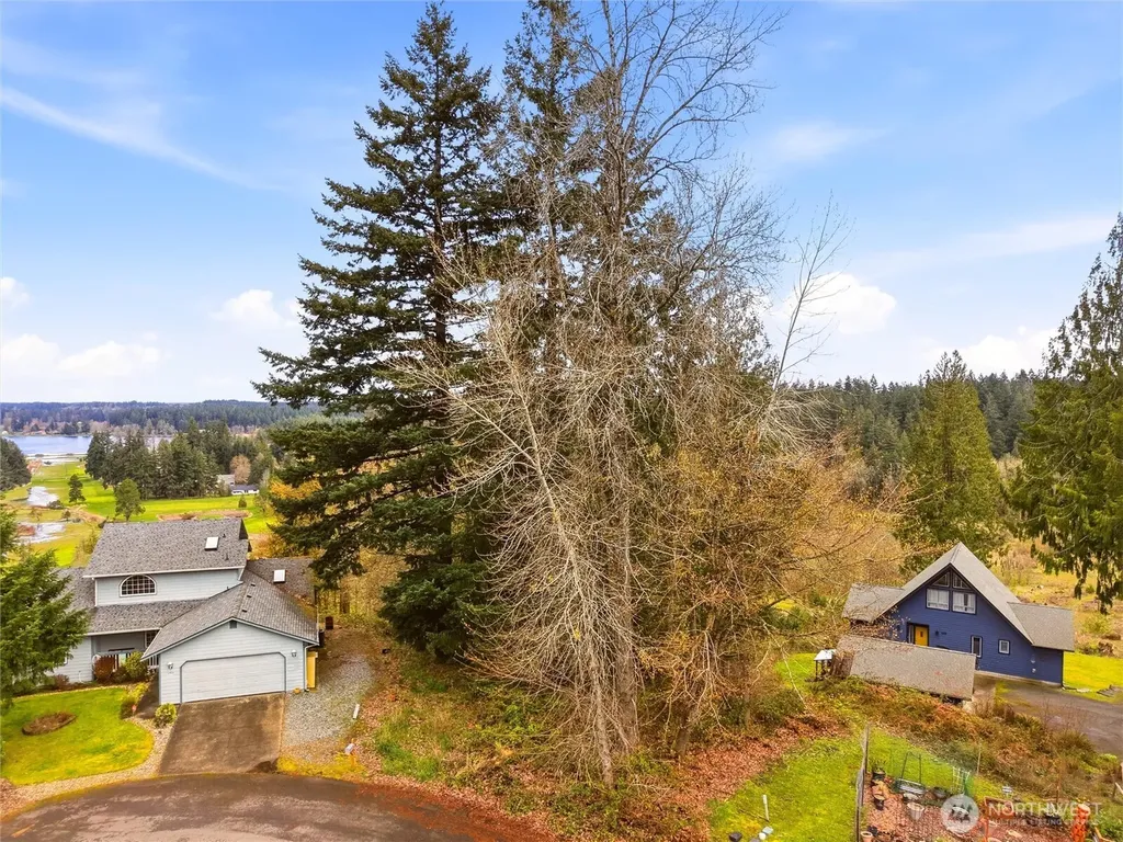 2411 Lakeview Court SW Olympia WA 98512