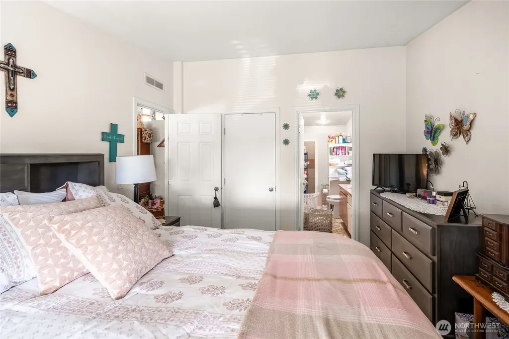 16826 Sheldon Lane SW Rochester WA 98579