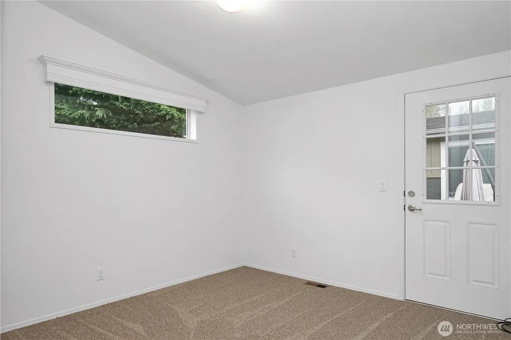 15231 Pine Drive Renton WA 98058