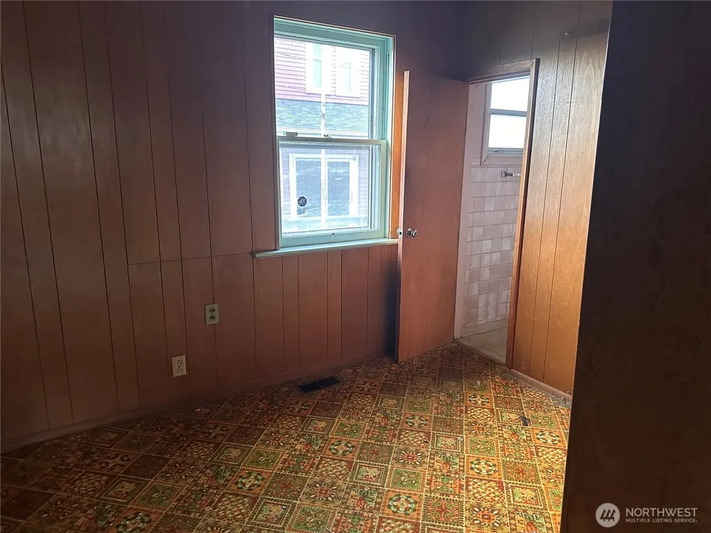 1112 4th Street Cosmopolis WA 98537