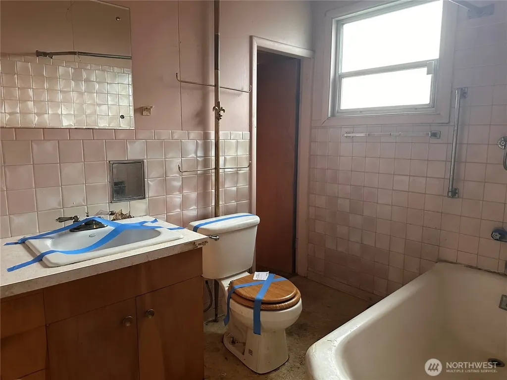 1112 4th Street Cosmopolis WA 98537
