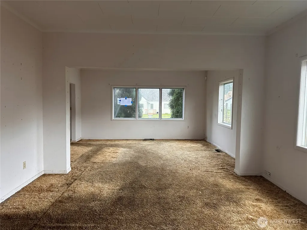 1112 4th Street Cosmopolis WA 98537