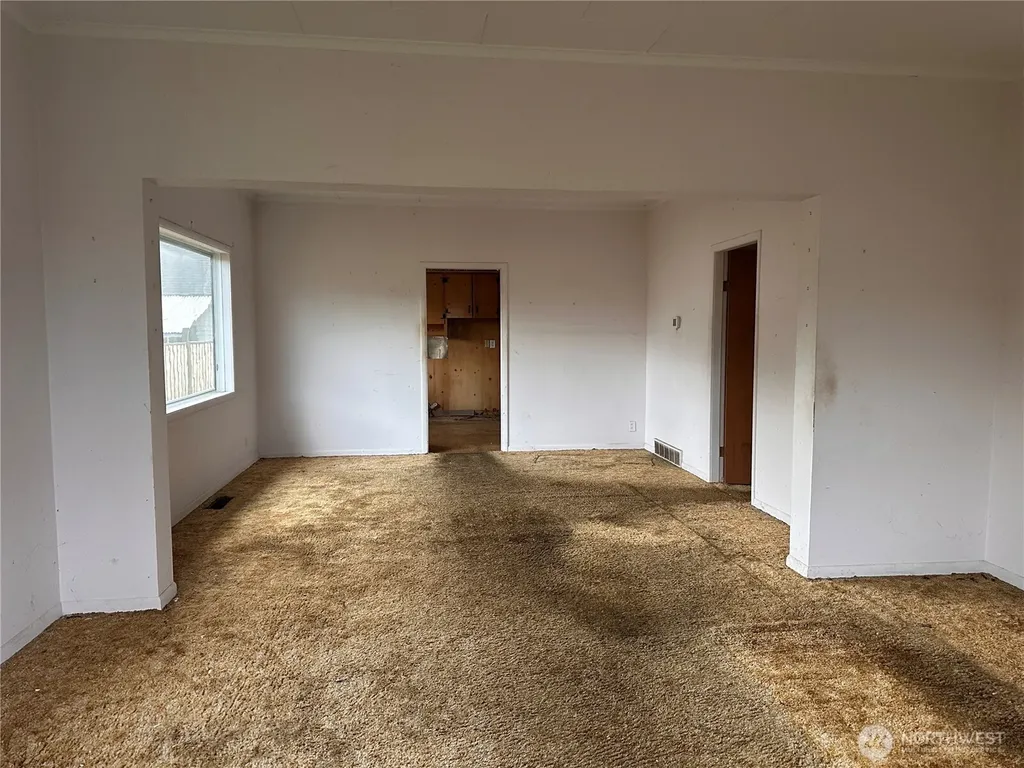 1112 4th Street Cosmopolis WA 98537