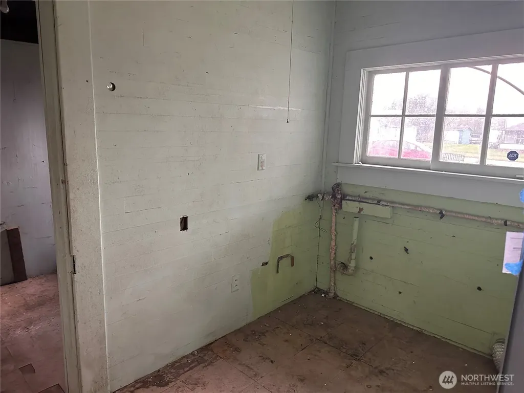 1112 4th Street Cosmopolis WA 98537