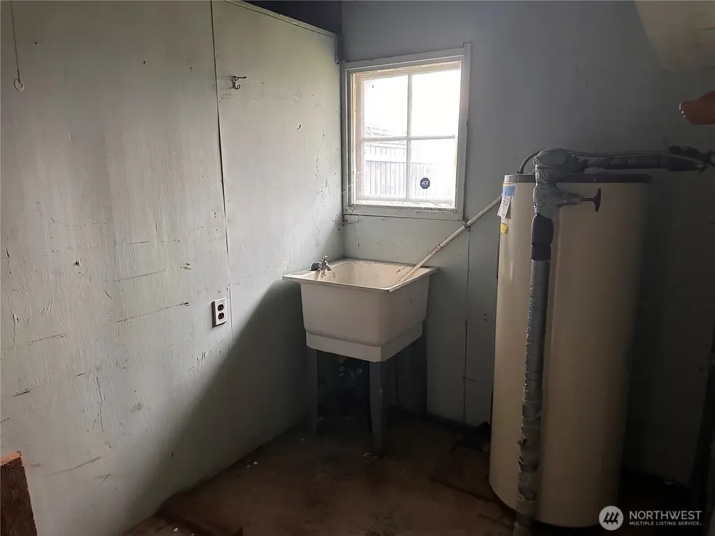 1112 4th Street Cosmopolis WA 98537